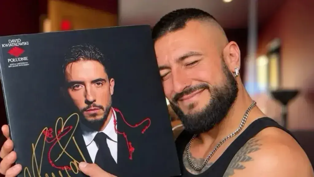 Michal (Star Academy) célèbre le succès de son frère Dawid Kwiatkowski, désormais numéro 1 des ventes en Pologne