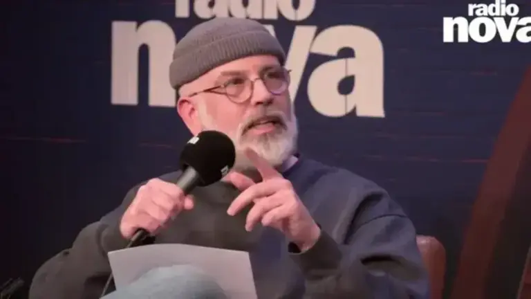 Radio Nova : la station d&eacute;savoue Pierre Metzger apr&egrave;s un sketch pol&eacute;mique et une saisine de l'Arcom