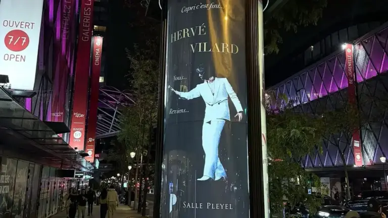 Hervé Vilard célèbre 60 ans de carrière à la salle Pleyel : émotion et remerciements au public
