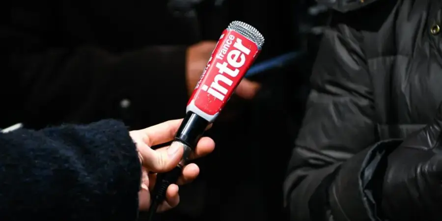 France Inter : une soirée d’humour en totale liberté avec Jérémy Ferrari, Arnaud Tsamère et Baptiste Lecaplain