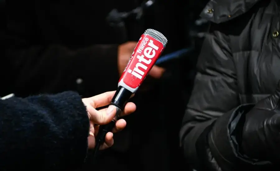 France Inter : une soirée d’humour en totale liberté avec Jérémy Ferrari, Arnaud Tsamère et Baptiste Lecaplain