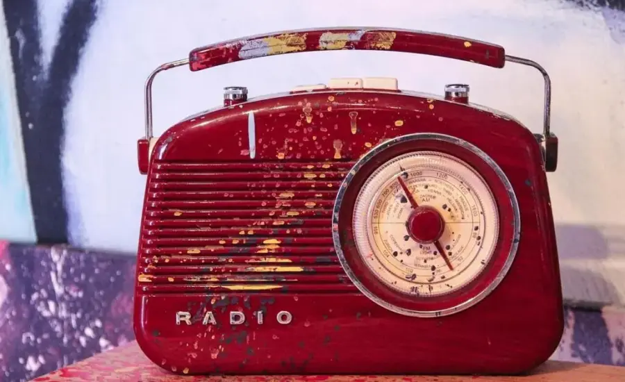 radio, portable radio, transistor radion, old, art, art object, splashes of color, nostalgia, vintage, scala, channel setting, second hand, retro, music, radio device, nostalgic, radio, radio, radio, radio, radio